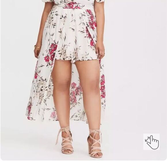 TORRID White Floral Challis Overskirt Romper size 16. - Picture 2 of 14
